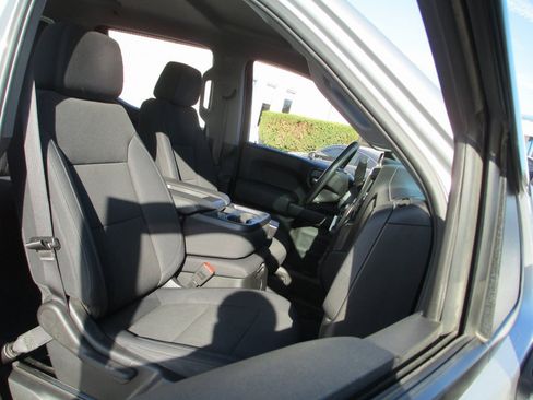 Used 2019 Chevrolet Silverado 1500 Custom Trail Boss w/ Custom Convenience Package image 18