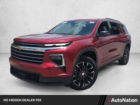 Used 2026 Chevrolet Traverse LT w/ Sun and Wheel Package FWD image 1