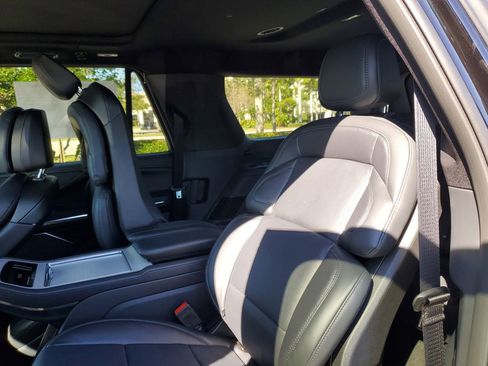 New 2025 Lincoln Navigator L Reserve w/ Jet Appearance Package AWD/4WD image 12