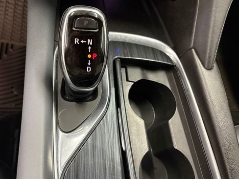 Used 2020 Buick Enclave Essence FWD image 32