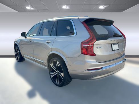 Certified 2024 Volvo XC90 B6 Ultimate w/ Protection Package Premier image 3