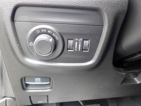Used 2024 Jeep Grand Cherokee L Laredo AWD/4WD image 16
