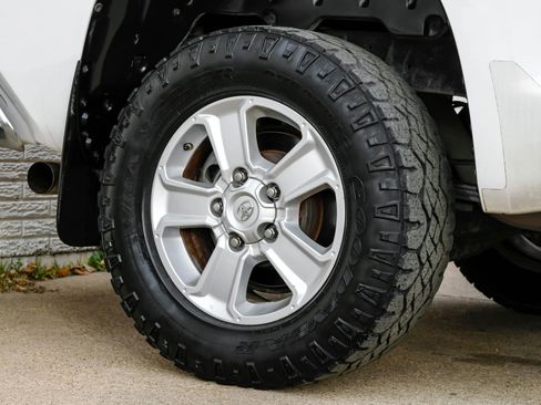 Used 2018 Toyota Tundra SR5 w/ SR5 Upgrade Package image 59