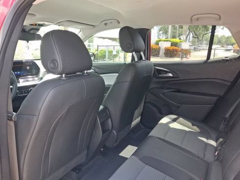 Used 2026 Chevrolet Trax LT FWD image 5