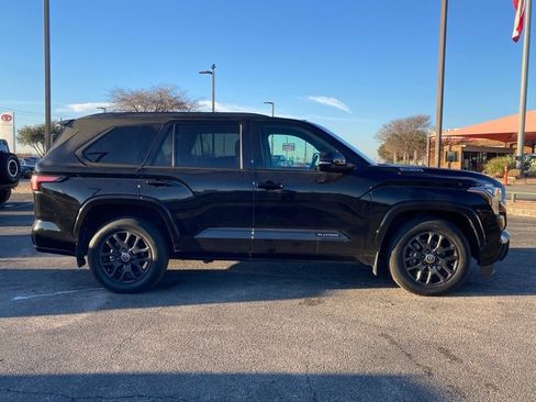 Certified 2024 Toyota Sequoia Platinum image 3