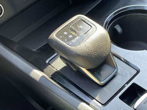 Used 2023 Nissan Rogue SV image 30