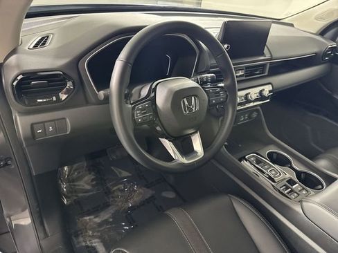 Used 2025 Honda Pilot Touring image 25
