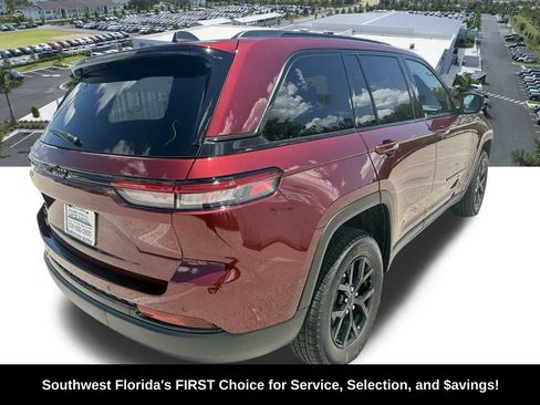 New 2025 Jeep Grand Cherokee Altitude image 5