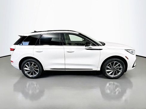 New 2026 Lincoln Corsair Grand Touring image 8