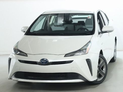 Used 2019 Toyota Prius XLE image 3