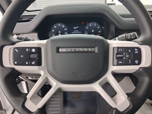 Used 2025 Land Rover Defender 110 S image 14