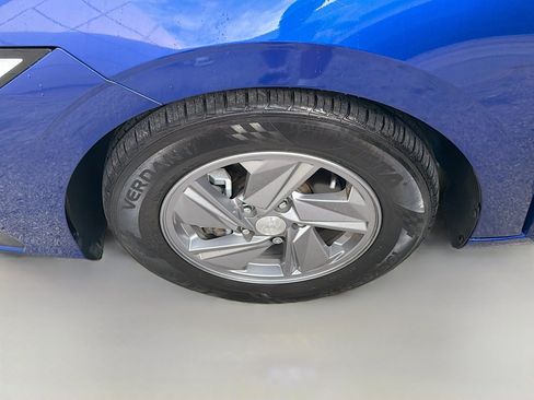 Used 2024 Hyundai Elantra SE FWD image 33