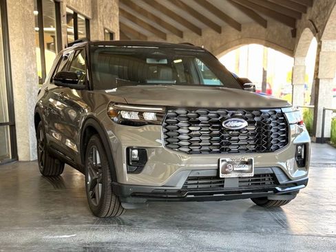 New 2026 Ford Explorer ST-Line w/ ST-Line Street Pack RWD image 2
