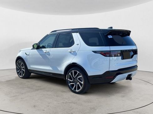 Used 2025 Land Rover Discovery Dynamic SE AWD/4WD image 6