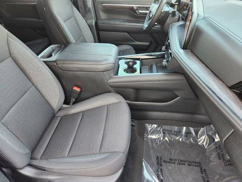 Used 2025 Chevrolet Tahoe LS RWD image 19