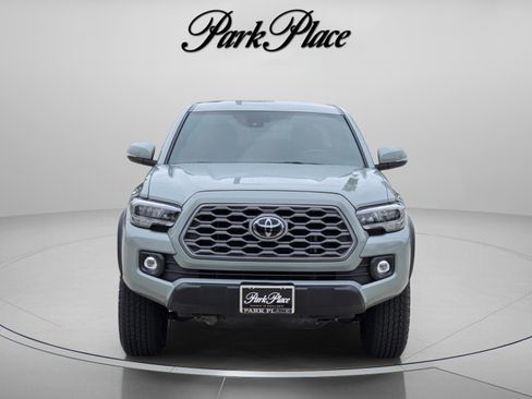 Used 2023 Toyota Tacoma TRD Off-Road w/ Technology Package AWD/4WD image 8