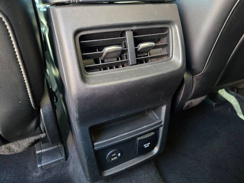Used 2021 Ford Edge Titanium FWD image 16
