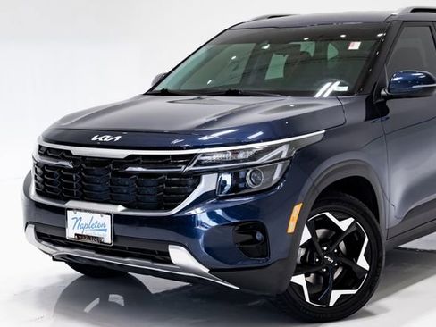 Certified 2024 Kia Seltos EX FWD image 2