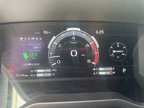 Used 2023 Toyota Tundra Platinum AWD/4WD image 16