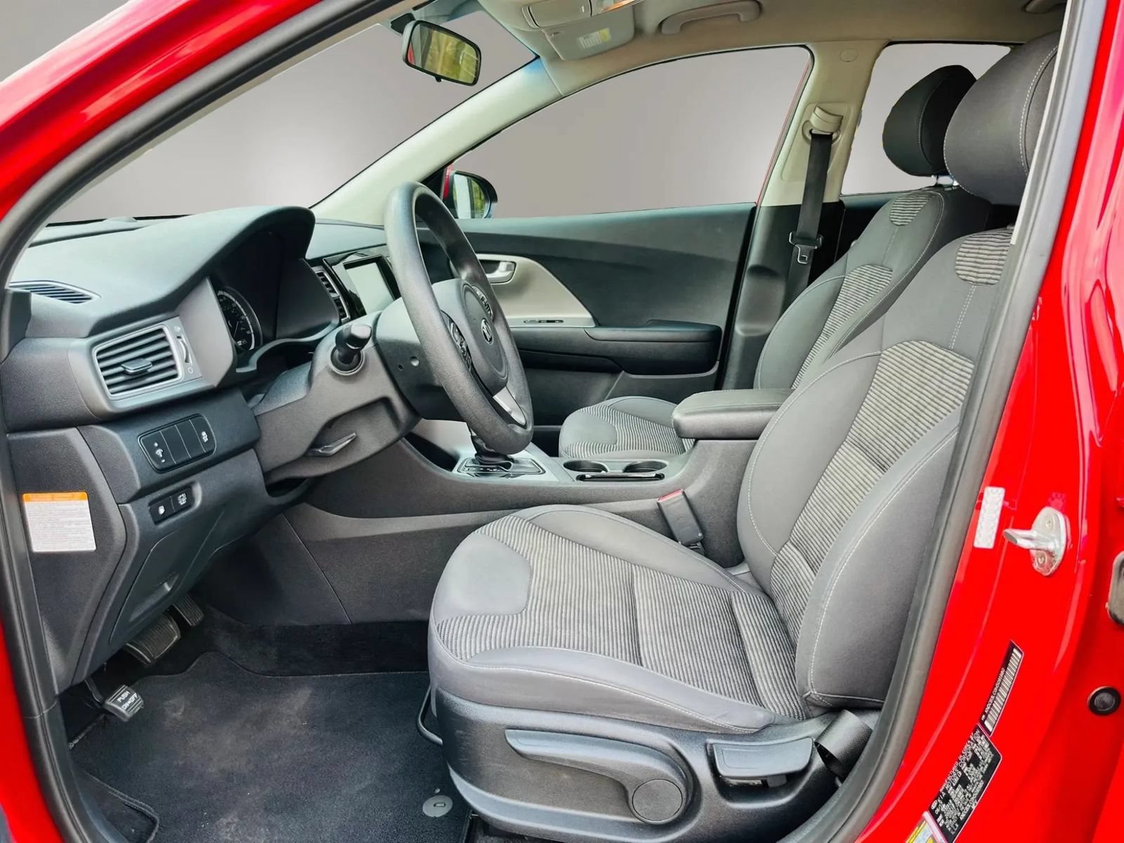 Used 2017 Kia Niro LX FWD image 12