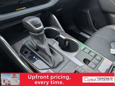 Used 2023 Toyota Highlander Limited image 23