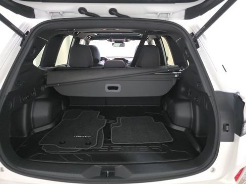 Certified 2025 Subaru Forester Premium AWD/4WD image 35