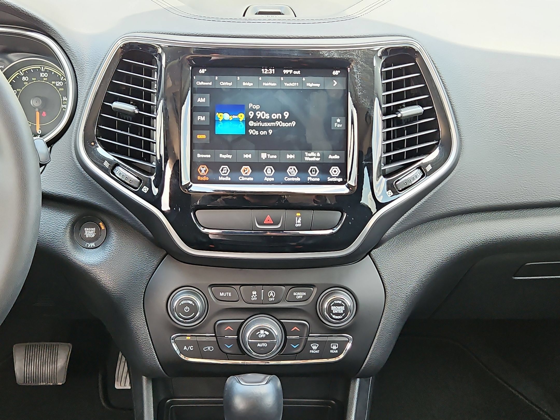 Used 2022 Jeep Cherokee Limited AWD/4WD image 16
