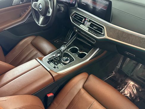 Used 2021 BMW X7 M50i AWD/4WD image 35