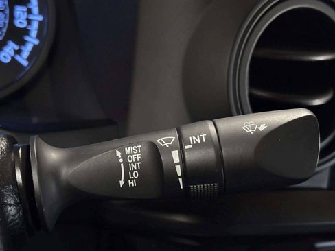 Used 2022 Toyota Tacoma SR AWD/4WD image 31