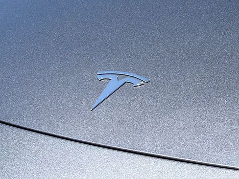 Used 2023 Tesla Model Y 2WD image 11