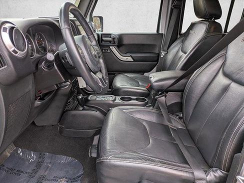 Used 2016 Jeep Wrangler Unlimited Sahara w/ Mopar Chrome Edition Group AWD/4WD image 11