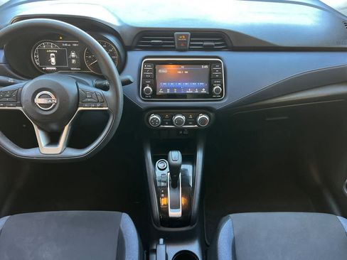Used 2023 Nissan Versa SV FWD image 4