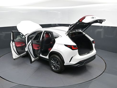 Used 2025 Lexus NX 250 FWD w/ Towing Package (2000 Lbs) image 2