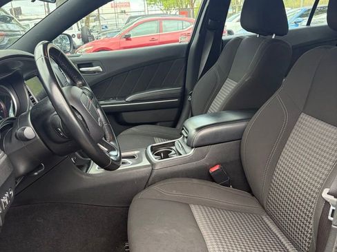 Used 2023 Dodge Charger SXT RWD image 2