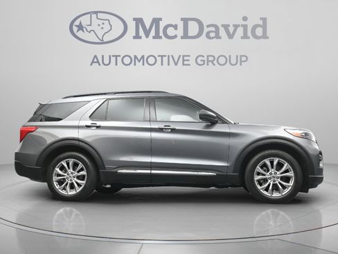 Used 2024 Ford Explorer XLT w/ Equipment Group 202A RWD image 32