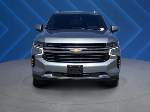 Used 2024 Chevrolet Suburban LT RWD image 8