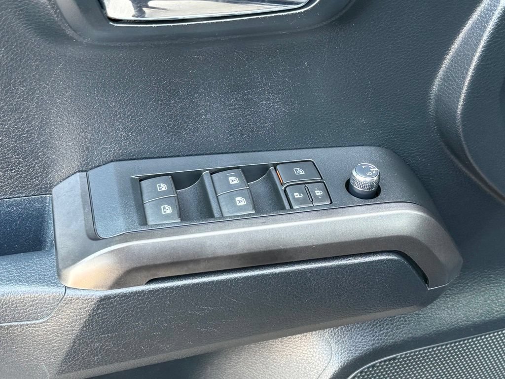Used 2016 Toyota Tacoma TRD Sport w/ Towing Package AWD/4WD image 10
