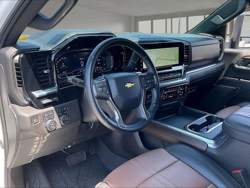 Used 2024 Chevrolet Silverado 2500 High Country w/ High Country Premium Package AWD/4WD image 17