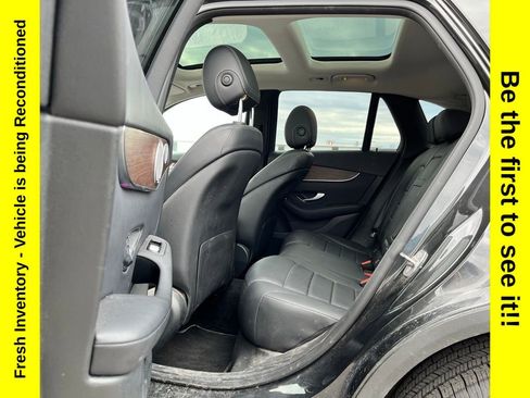 Used 2020 Mercedes-Benz GLC 300 4MATIC image 25