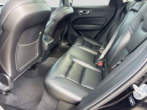 Used 2024 Volvo XC60 B5 Core w/ Protection Package Premier AWD/4WD image 10