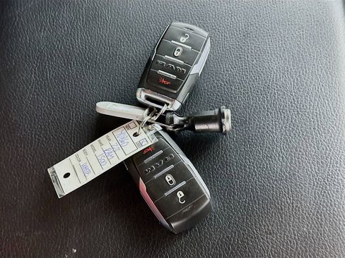 Used 2023 RAM 1500 Big Horn AWD/4WD image 34