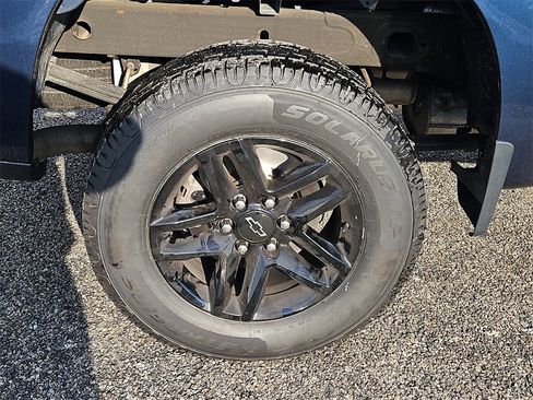 Certified 2022 Chevrolet Silverado 1500 Custom Trail Boss w/ Safety Confidence Package image 9