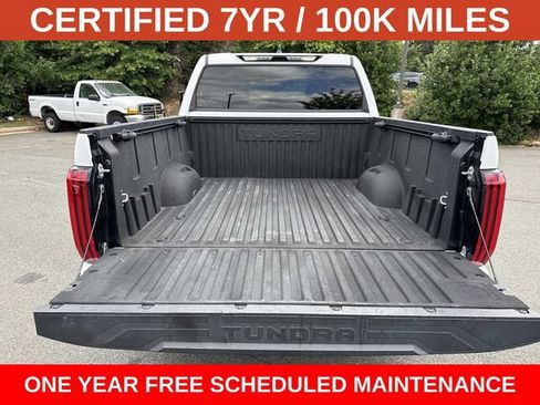 Used 2022 Toyota Tundra SR5 w/ SR5 Convenience Package AWD/4WD image 12