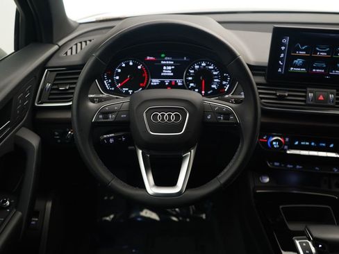 Used 2023 Audi Q5 2.0T Premium w/ Convenience Package image 9