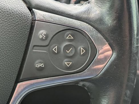 Used 2018 Chevrolet Traverse Premier w/ Driver Confidence II Package FWD image 27