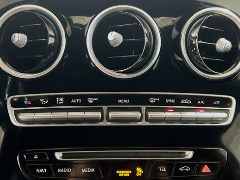 Used 2017 Mercedes-Benz GLC 300 4MATIC image 12