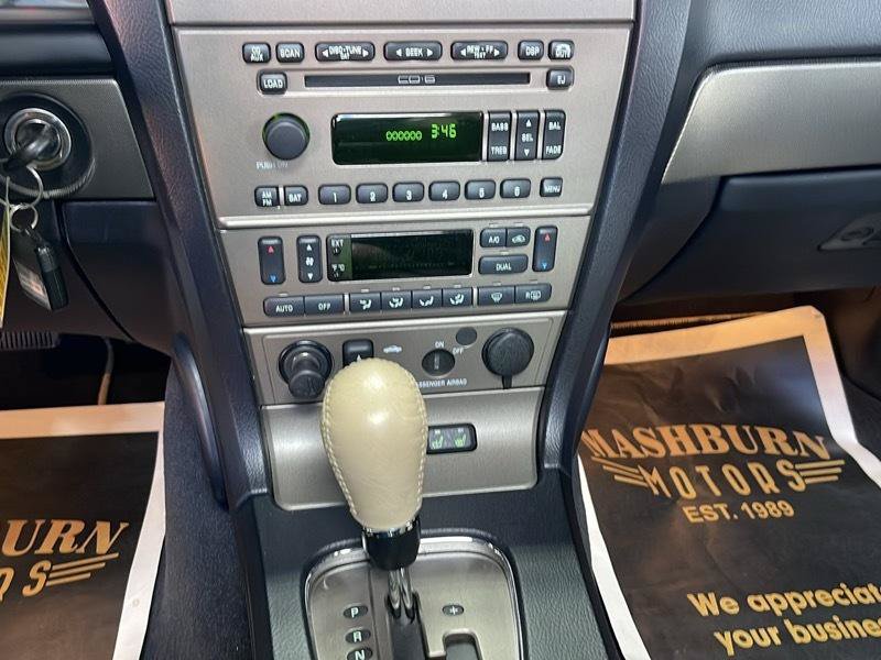 Used 2005 Ford Thunderbird RWD image 38