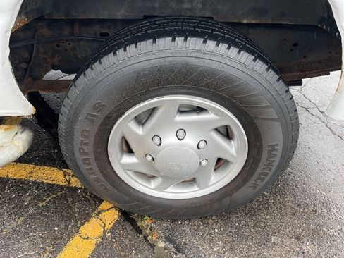 Used 2013 Ford E-250 and Econoline 250 w/ PWR Group image 10
