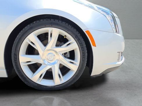 Used 2016 Cadillac ELR FWD image 18