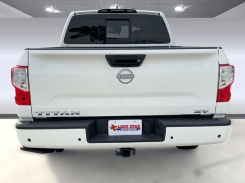Used 2023 Nissan Titan SV w/ SV Convenience Package image 10